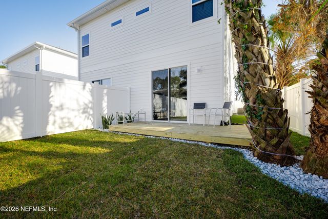 817 7TH Avenue S, Jacksonville Beach, FL 32250