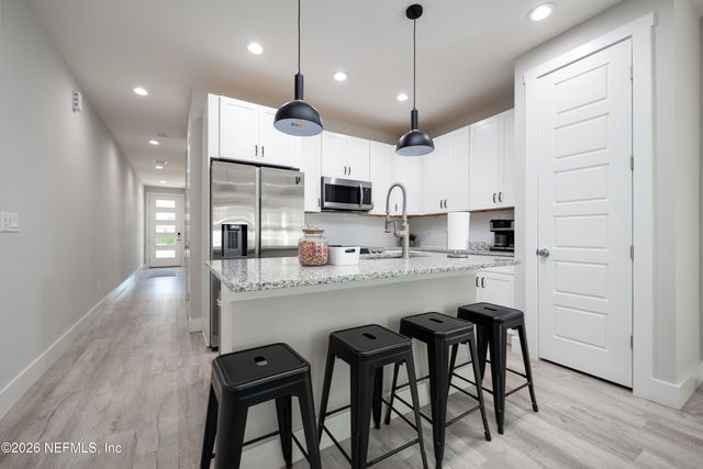 817 7TH Avenue S, Jacksonville Beach, FL 32250