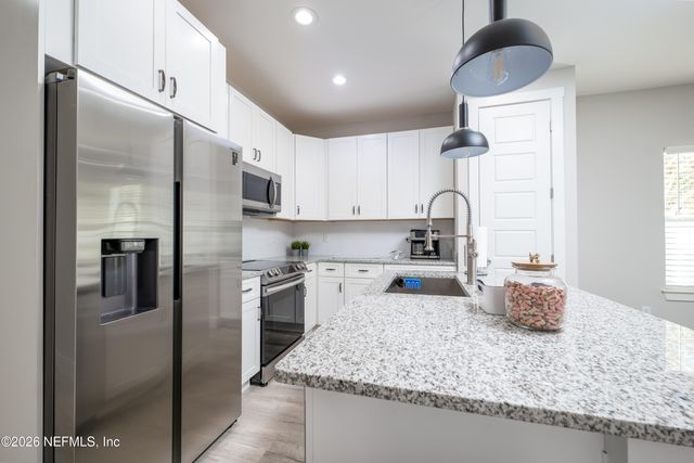 817 7TH Avenue S, Jacksonville Beach, FL 32250