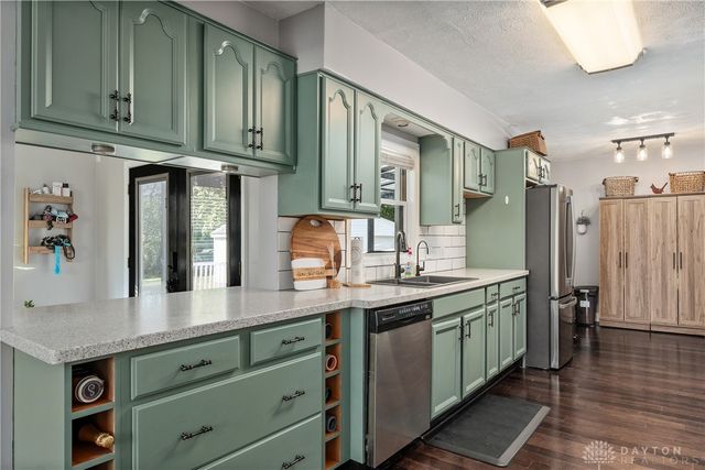 1617 N Central Drive, Beavercreek, OH 45432