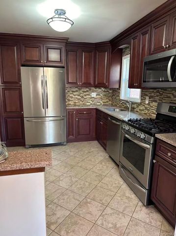 36-30 166TH Street 2 FL, Flushing, NY 11358