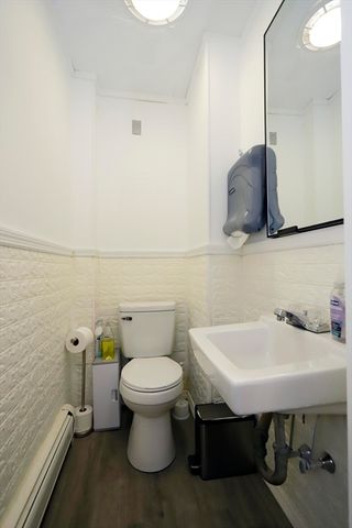 597 Dartmouth St AB, Dartmouth, MA 02748