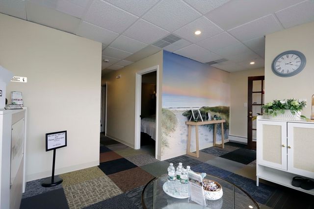 597 Dartmouth St AB, Dartmouth, MA 02748