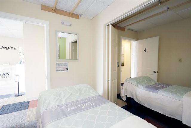 597 Dartmouth St AB, Dartmouth, MA 02748