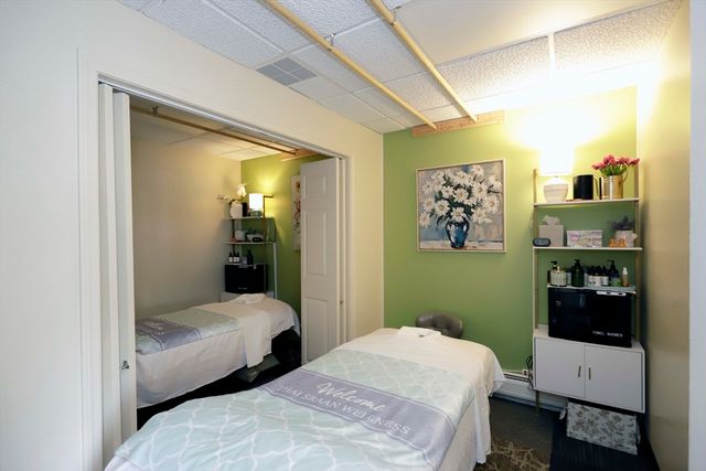 597 Dartmouth St AB, Dartmouth, MA 02748