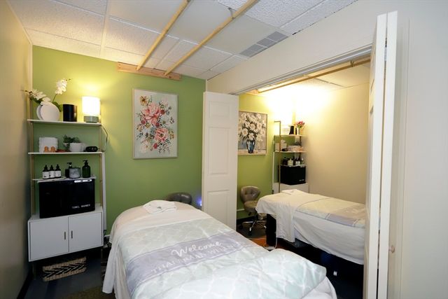 597 Dartmouth St AB, Dartmouth, MA 02748