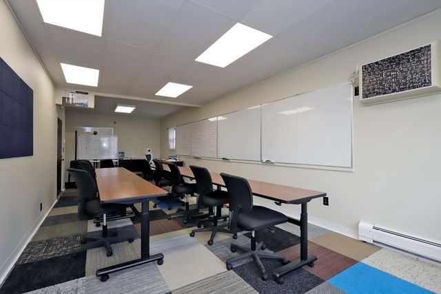 597 Dartmouth St AB, Dartmouth, MA 02748