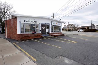597 Dartmouth St AB, Dartmouth, MA 02748
