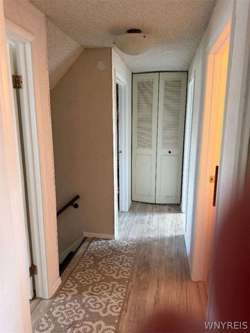 32 East Bihrwood Drive, West Seneca, NY 14224