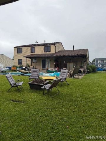 32 East Bihrwood Drive, West Seneca, NY 14224