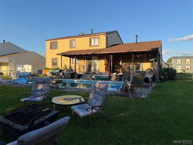 32 East Bihrwood Drive, West Seneca, NY 14224