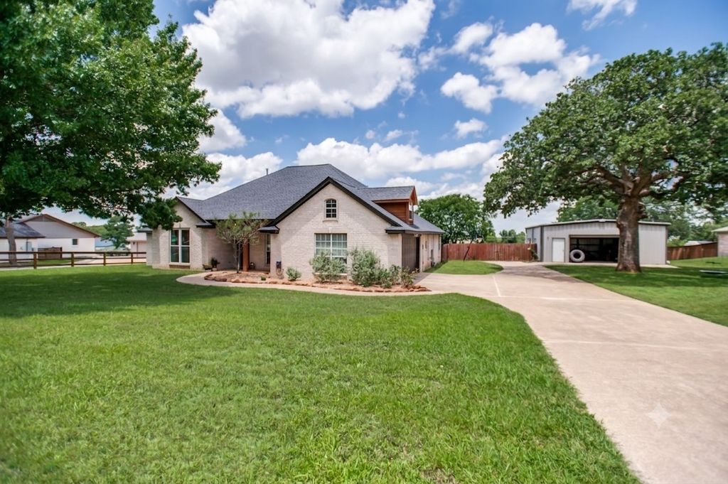 5643 W Caylor Road, Fort Worth, TX 76244