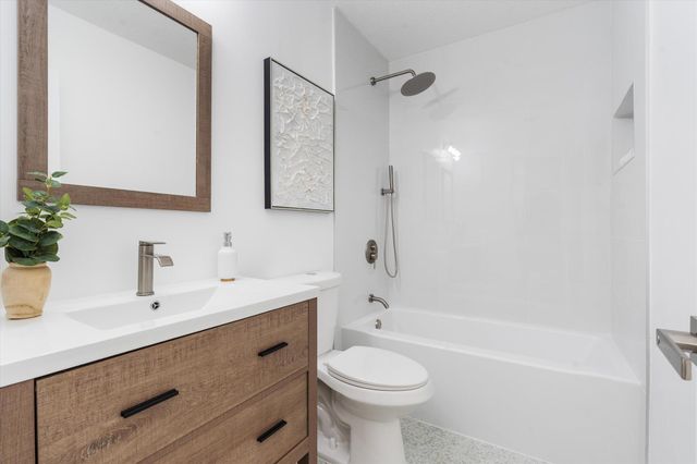 10967 Lake Front Place, Boca Raton, FL 33498