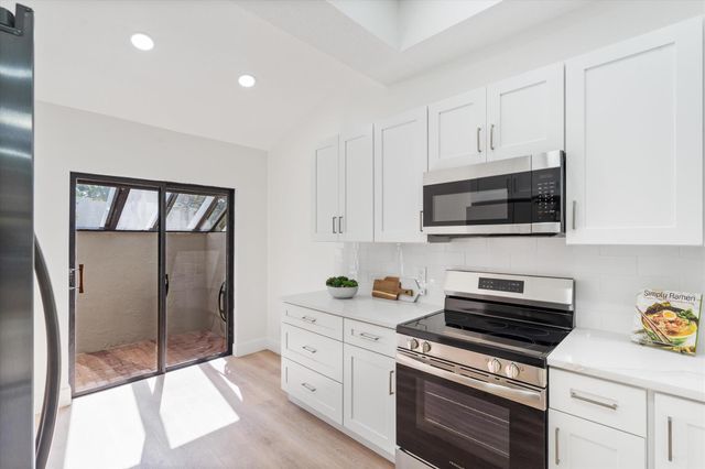 10967 Lake Front Place, Boca Raton, FL 33498