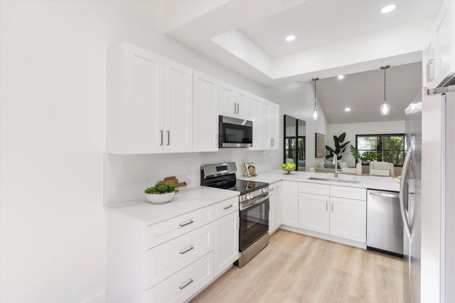 10967 Lake Front Place, Boca Raton, FL 33498