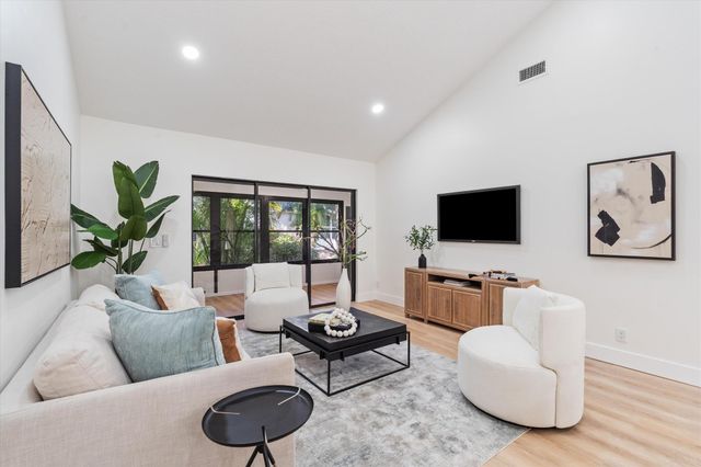 10967 Lake Front Place, Boca Raton, FL 33498