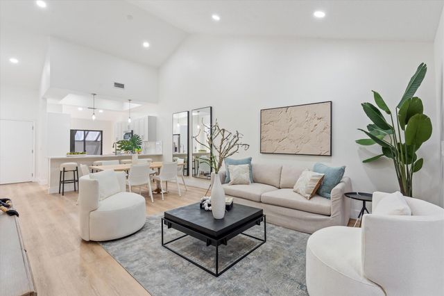 10967 Lake Front Place, Boca Raton, FL 33498