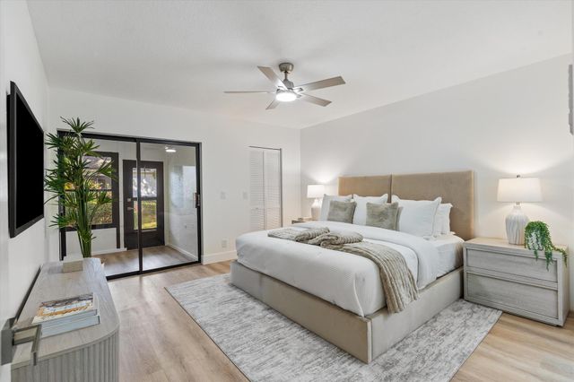 10967 Lake Front Place, Boca Raton, FL 33498