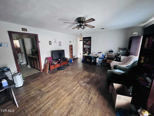 2809 East 2nd Avenue, Big Stone Gap, VA 24219