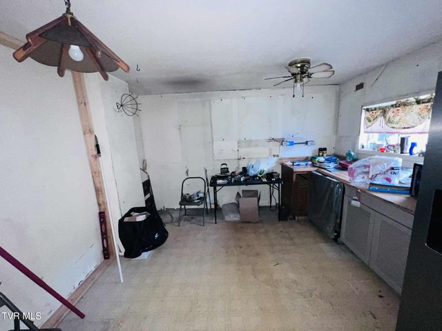 2809 East 2nd Avenue, Big Stone Gap, VA 24219