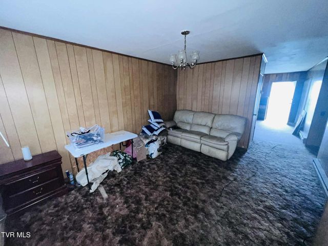 2809 East 2nd Avenue, Big Stone Gap, VA 24219