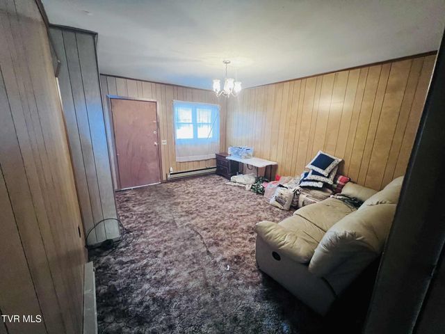 2809 East 2nd Avenue, Big Stone Gap, VA 24219