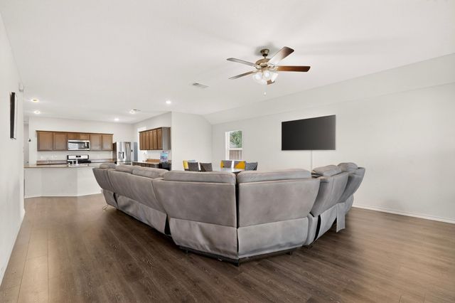 1114 Emerald Gate Drive, Princeton, TX 75407