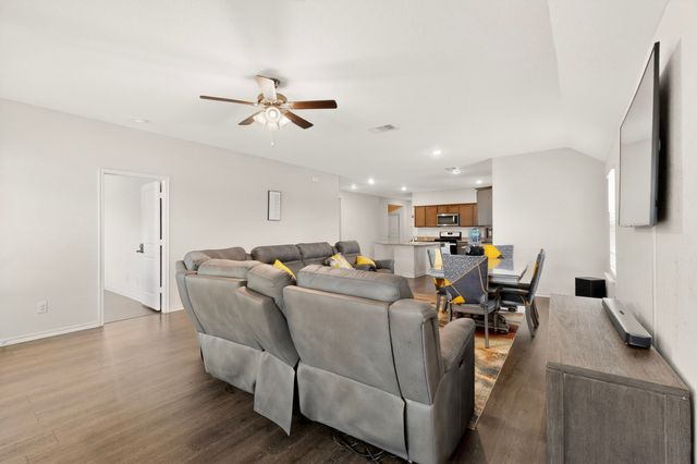 1114 Emerald Gate Drive, Princeton, TX 75407