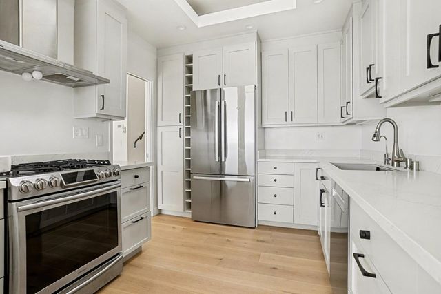 29 Starview Drive, Oakland, CA 94618