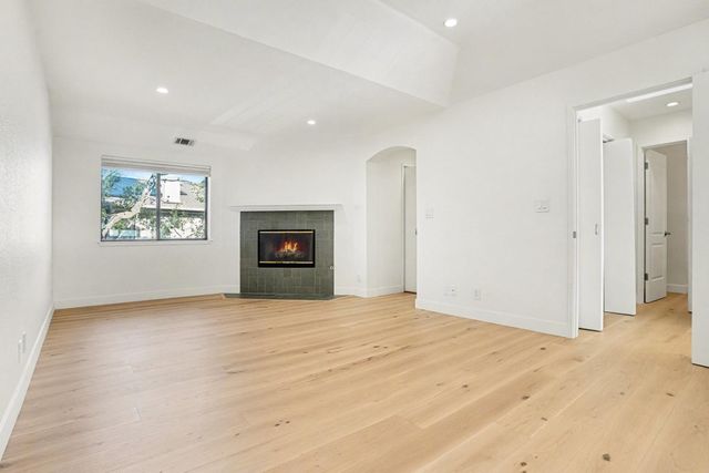 29 Starview Drive, Oakland, CA 94618