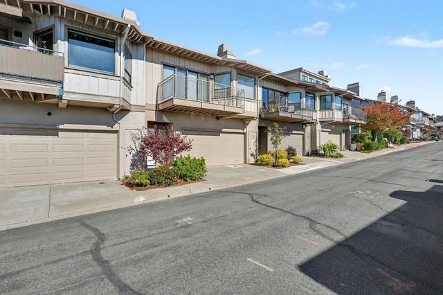 29 Starview Drive, Oakland, CA 94618