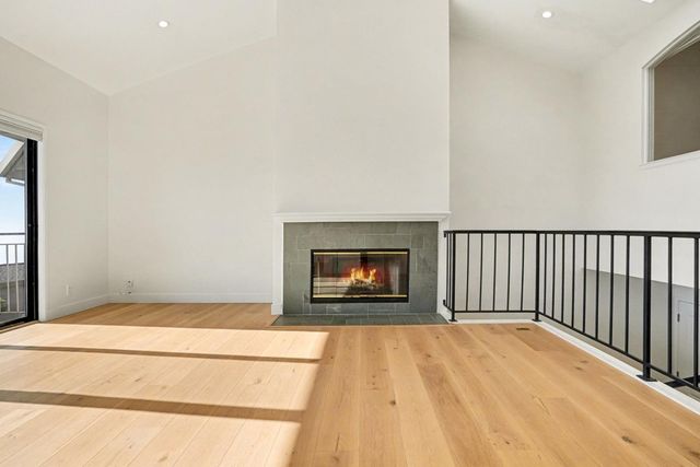 29 Starview Drive, Oakland, CA 94618