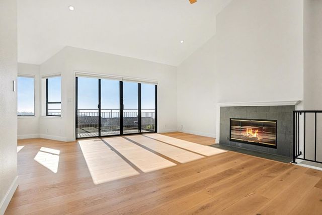 29 Starview Drive, Oakland, CA 94618