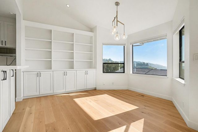 29 Starview Drive, Oakland, CA 94618