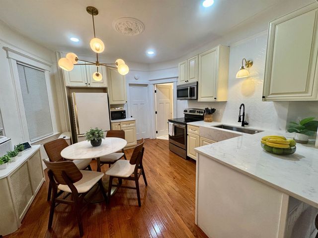 140 BEACH ST, Jc, Heights, NJ 07307