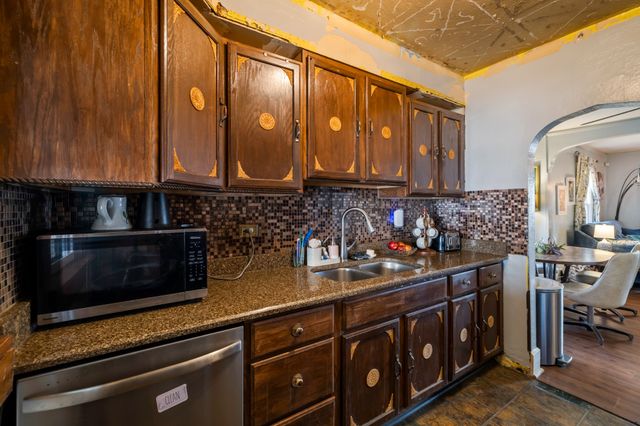 2814 Des Moines Street, Des Moines, IA 50317