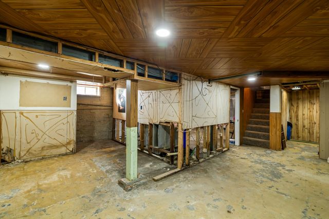 2814 Des Moines Street, Des Moines, IA 50317