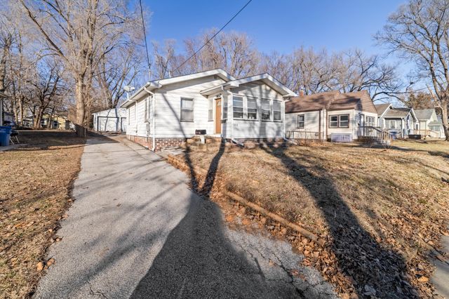 2814 Des Moines Street, Des Moines, IA 50317