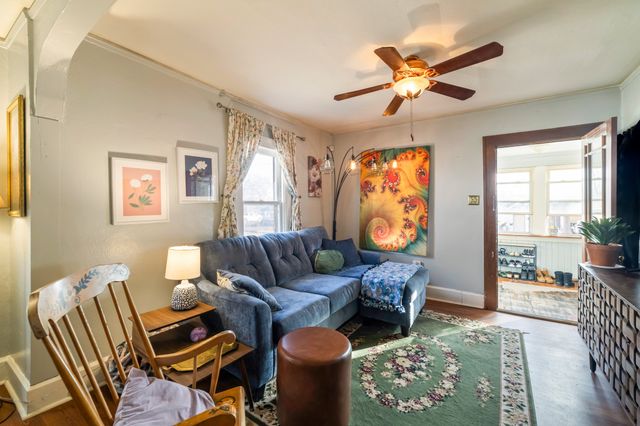 2814 Des Moines Street, Des Moines, IA 50317