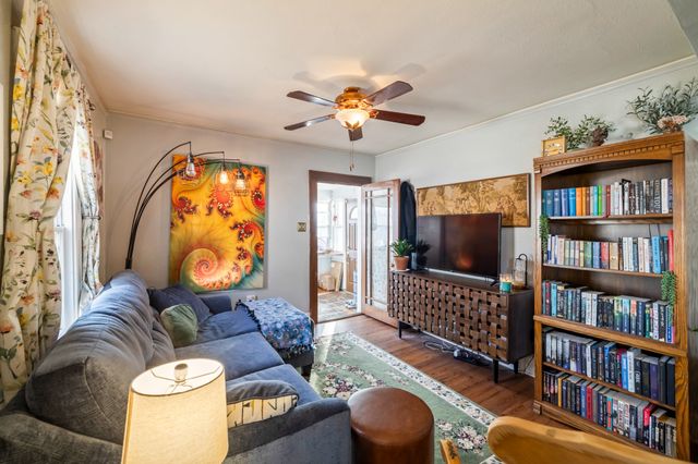 2814 Des Moines Street, Des Moines, IA 50317