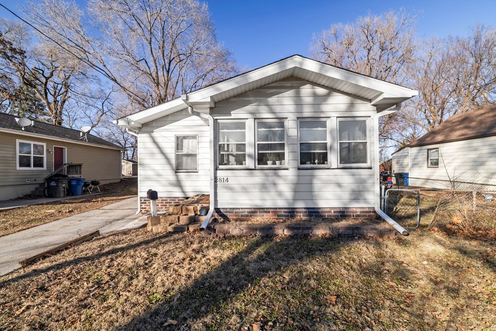 2814 Des Moines Street, Des Moines, IA 50317