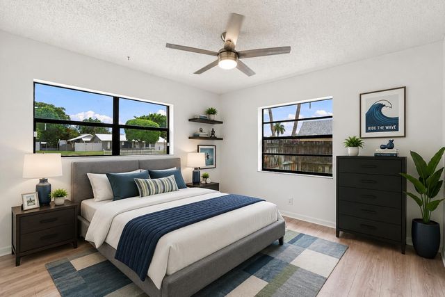 7085 Hyatt Avenue, Lantana, FL 33462