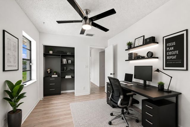 7085 Hyatt Avenue, Lantana, FL 33462
