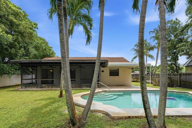 7085 Hyatt Avenue, Lantana, FL 33462