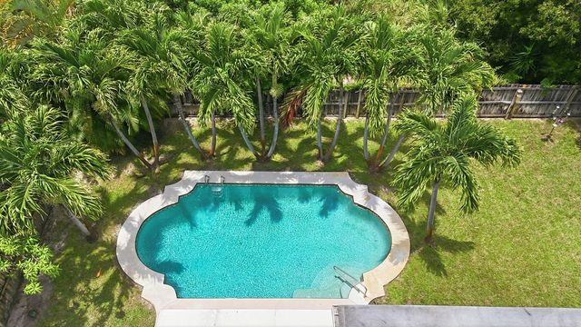 7085 Hyatt Avenue, Lantana, FL 33462