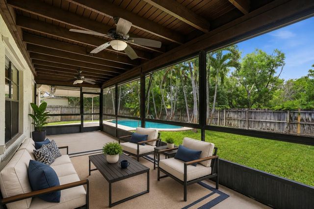 7085 Hyatt Avenue, Lantana, FL 33462