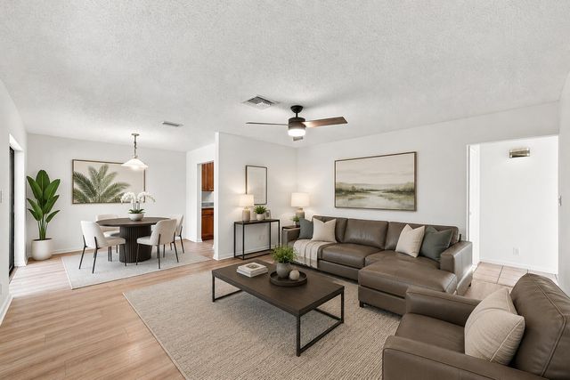 7085 Hyatt Avenue, Lantana, FL 33462