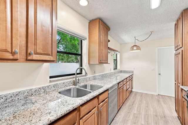 7085 Hyatt Avenue, Lantana, FL 33462