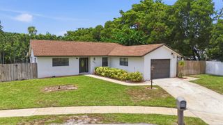 7085 Hyatt Avenue, Lantana, FL 33462