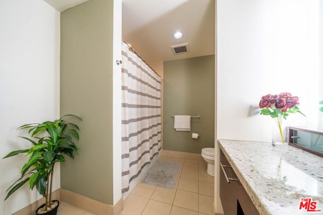 1111 S Grand Avenue 605, Los Angeles, CA 90015